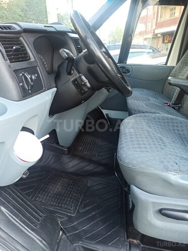 Ford Transit-4
