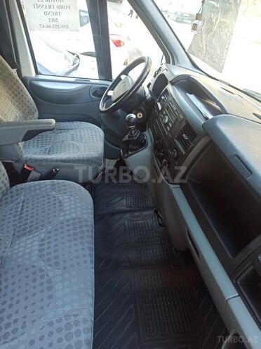 Ford Transit-7