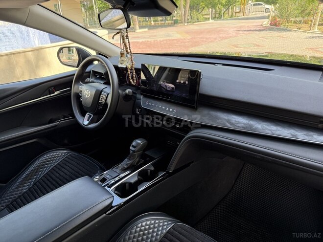 Toyota Camry-11