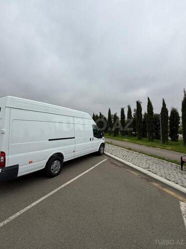 Ford Transit-8