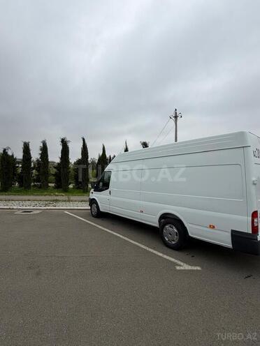 Ford Transit-5
