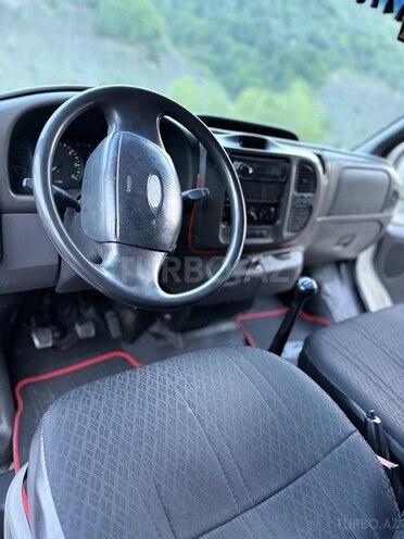 Ford Transit-3