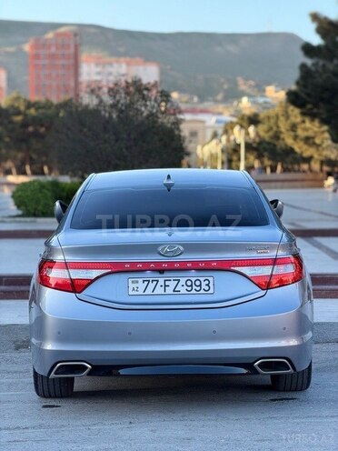 Hyundai Grandeur-2