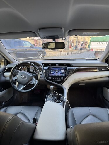 Toyota Camry-13