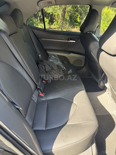 Toyota Camry-15