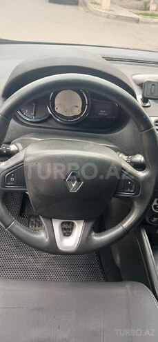 Renault Megane-14