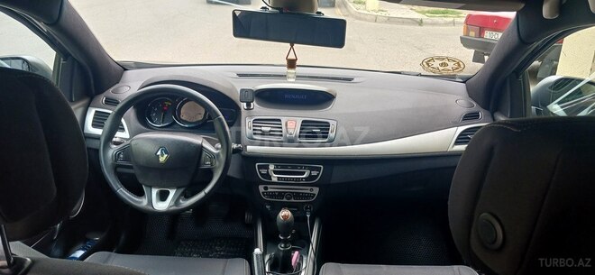 Renault Megane-12