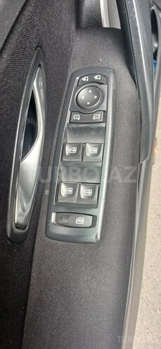Renault Megane-13
