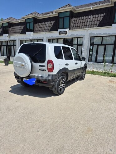 Chevrolet Niva-2