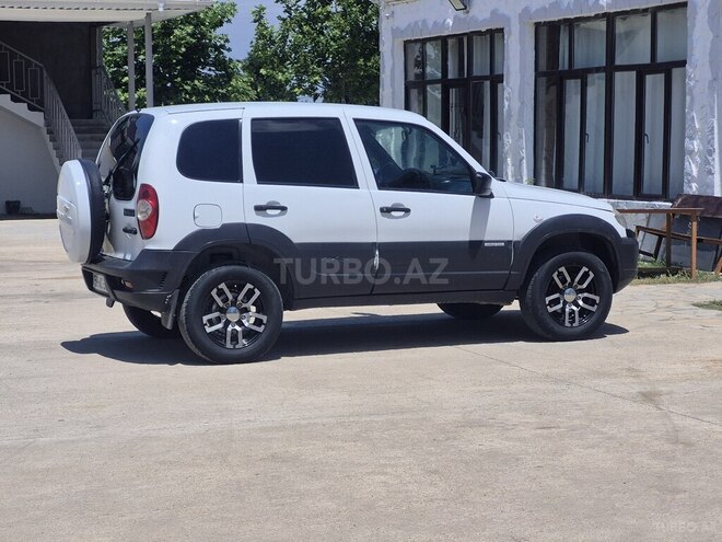 Chevrolet Niva-3