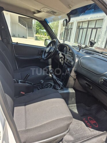 Chevrolet Niva-4