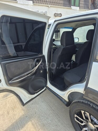 Chevrolet Niva-6