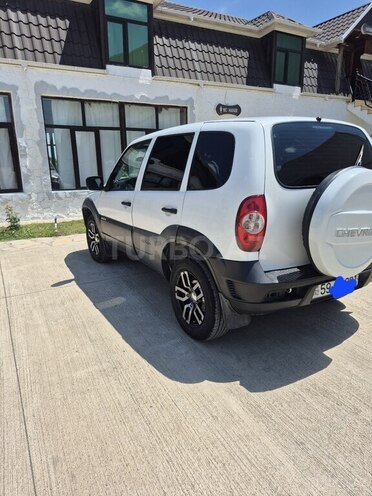 Chevrolet Niva-9
