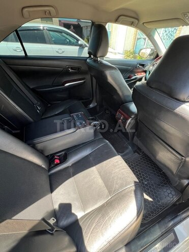 Toyota Camry-7