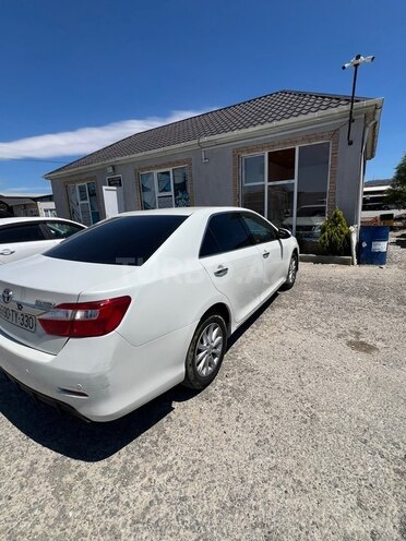 Toyota Camry-5