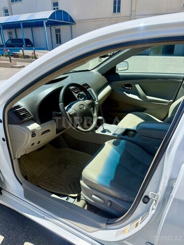 Toyota Camry-12