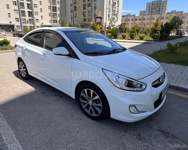 Hyundai Accent-2