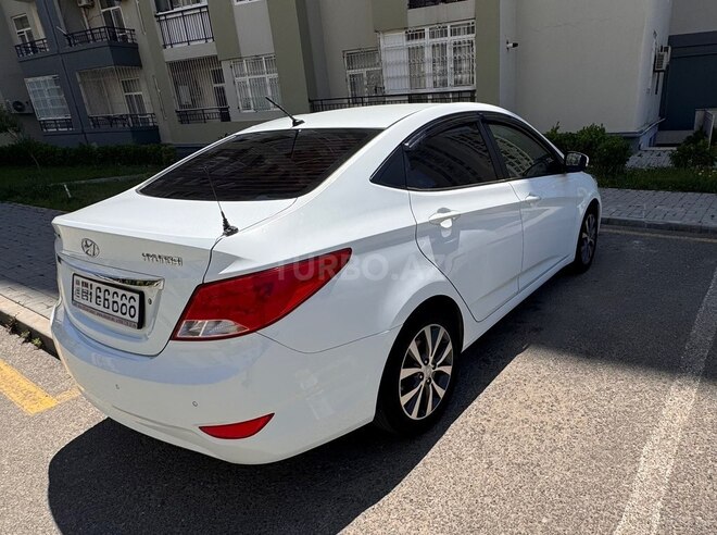 Hyundai Accent-3