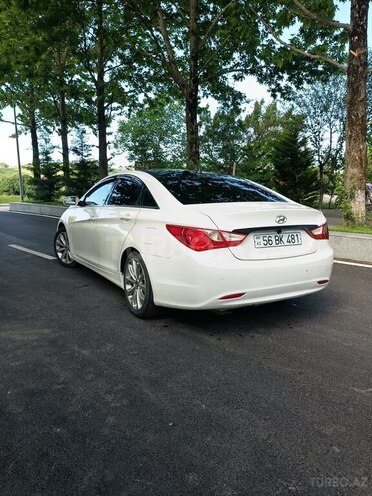 Hyundai Sonata-2