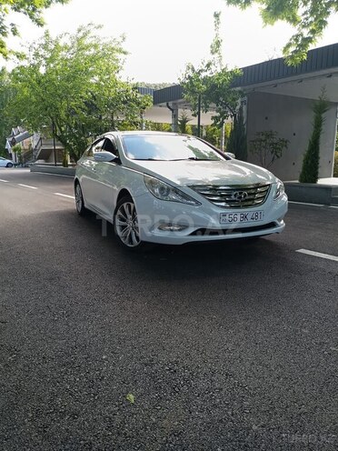 Hyundai Sonata-1
