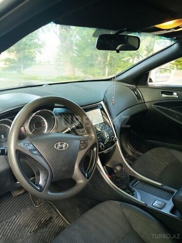 Hyundai Sonata-4