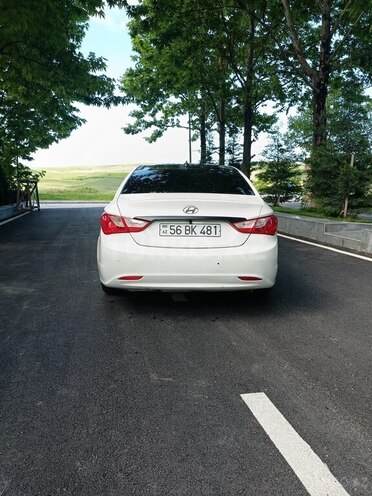 Hyundai Sonata-5