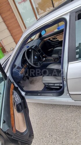 BMW 728-5