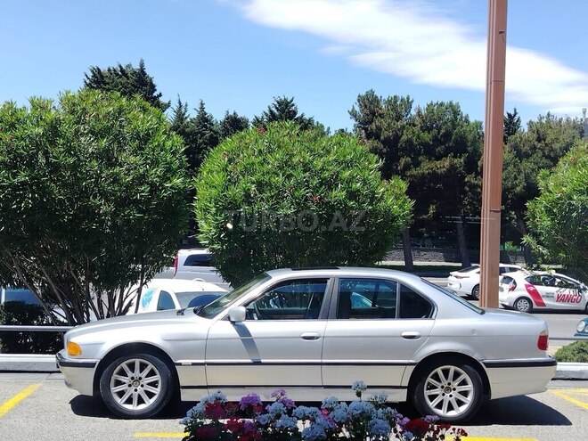 BMW 728-2
