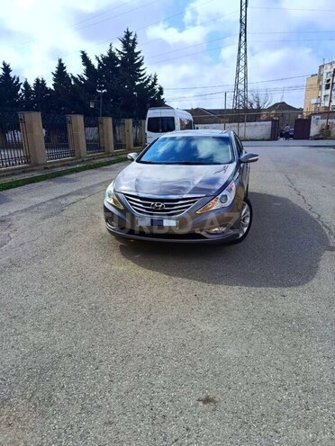 Hyundai Sonata-1