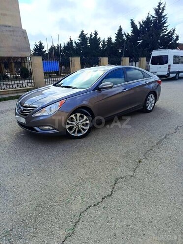 Hyundai Sonata-2