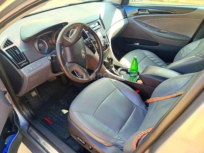 Hyundai Sonata-6