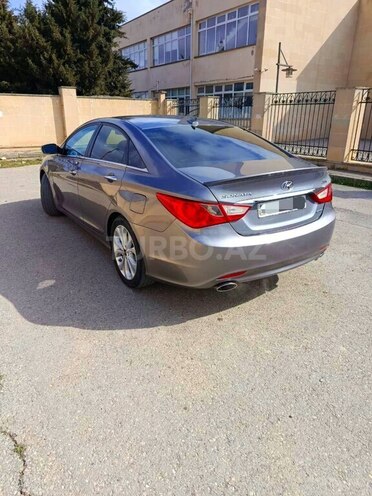 Hyundai Sonata-4