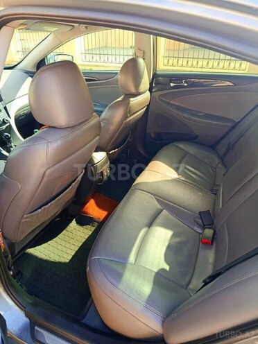 Hyundai Sonata-10