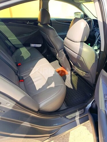 Hyundai Sonata-11