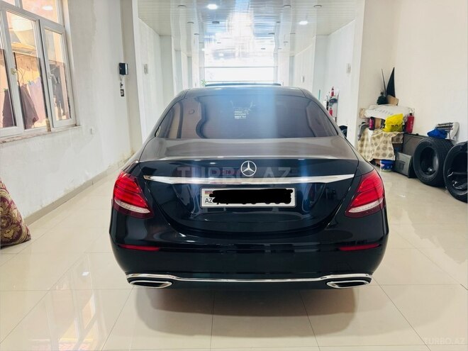 Mercedes E 300 d-2
