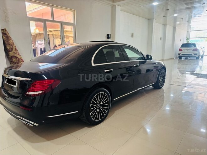 Mercedes E 300 d-4