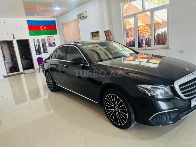 Mercedes E 300 d-6