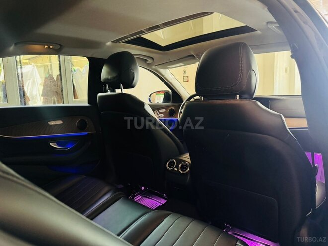 Mercedes E 300 d-13