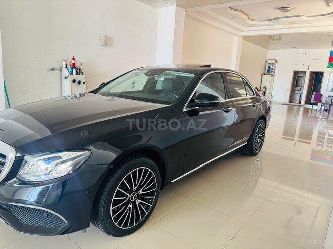 Mercedes E 300 d-9