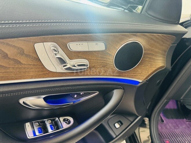 Mercedes E 300 d-16
