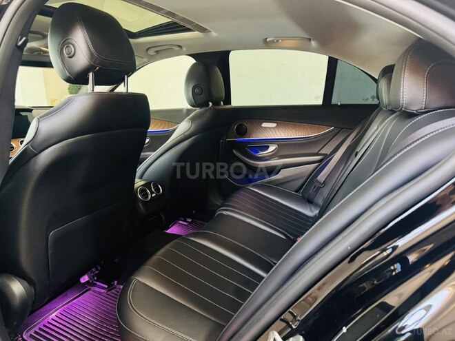Mercedes E 300 d-18