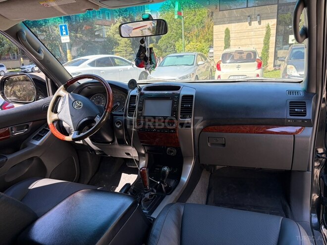 Toyota Land Cruiser Prado-11