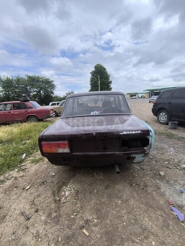 LADA (VAZ) 2107-2