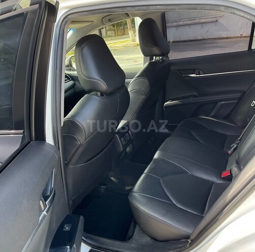 Toyota Camry-5