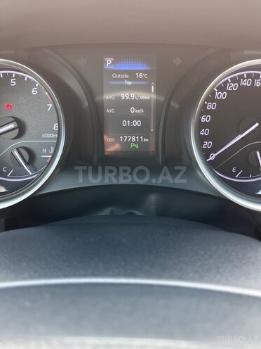 Toyota Camry-11