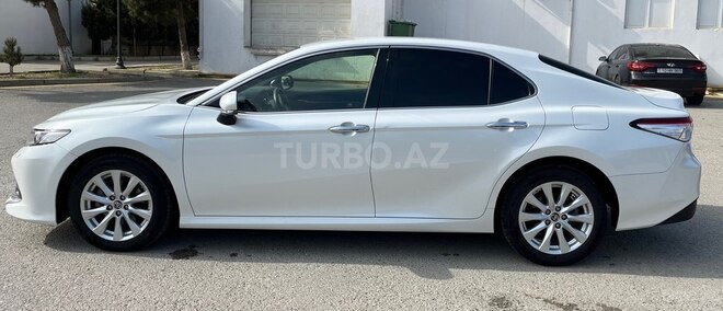 Toyota Camry-13