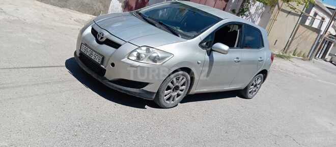 Toyota Auris-4