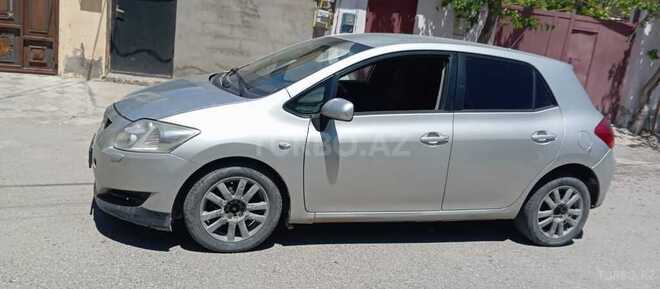Toyota Auris-2