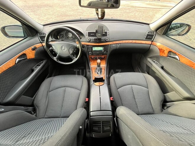 Mercedes E 220-3