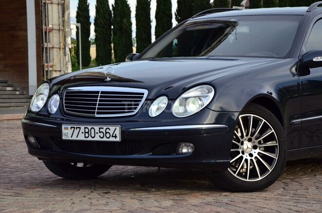 Mercedes E 220-17